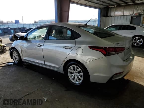 ✅ 2019 Hyundai Accent SE • VIN: 3KPC24A33KE083683 • Лот: 43200695. Опубликован ранее на Copart с пробегом 53 728 миль. Бесплатный доступ к архиву аукционных продаж из США и подробный отчёт об истории автомобиля на DreamBid. Изображение 2.
