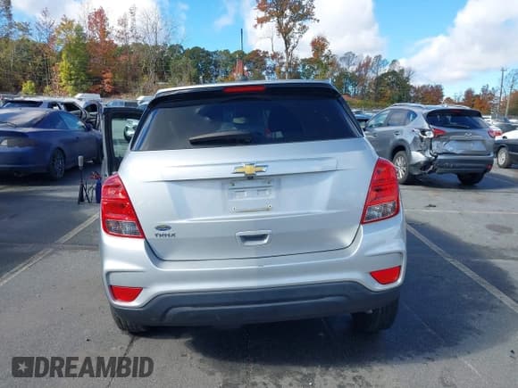 ✅ 2021 Chevrolet Trax LS • VIN: KL7CJKSB1MB303963 • Lot: 43567758. Listed on IAAI with 79,555 mi. Free auction sales archive from the USA and detailed vehicle history report at DreamBid. Image 16.