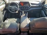 ✅ 2020 Toyota Highlander Limited • VIN: 5TDDZRBHXLS045902 • Lot: 92232035. Wystawiony na Copart z przebiegiem 37 630 mil. Bezpłatny archiwum sprzedaży aukcyjnych z USA i szczegółowy raport historii pojazdu na DreamBid. Zdjęcie 8.