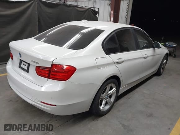 ✅ 2014 BMW 3 Series 320i xDrive • VIN: WBA3C3G50ENS69145 • Лот: 43534446. Опубликован ранее на IAAI с пробегом 95 554 миль. Бесплатный доступ к архиву аукционных продаж из США и подробный отчёт об истории автомобиля на DreamBid. Изображение 4.
