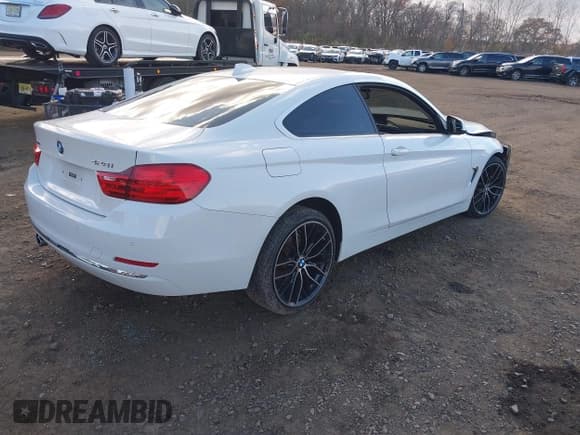 ✅ 2015 BMW 4 Series 428i xDrive • VIN: WBA3N5C53FK197811 • Lot: 43699643. Wystawiony na IAAI z przebiegiem 137 137 mil. Bezpłatny archiwum sprzedaży aukcyjnych z USA i szczegółowy raport historii pojazdu na DreamBid. Zdjęcie 4.
