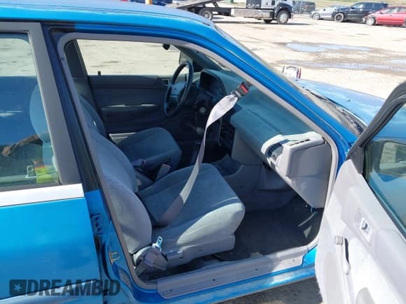 ✅ 1994 Ford Escort • VIN: 3FARP13J8RR100153 • Lot: 41934023. Listed on IAAI with 600,704 mi. Free auction sales archive from the USA and detailed vehicle history report at DreamBid. Image 5.