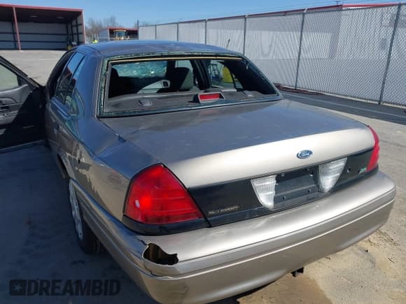 ✅ 2010 Ford Police Interceptor • VIN: 2FABP7BV1AX145319 • Лот: 41828204. Опубликован ранее на IAAI с пробегом Не указан. Бесплатный доступ к архиву аукционных продаж из США и подробный отчёт об истории автомобиля на DreamBid. Изображение 17.