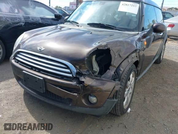 ✅ 2008 MINI Clubman • VIN: WMWML33568TN66995 • Лот: 42817257. Опубликован ранее на IAAI с пробегом 83 561 миль. Бесплатный доступ к архиву аукционных продаж из США и подробный отчёт об истории автомобиля на DreamBid. Изображение 6.
