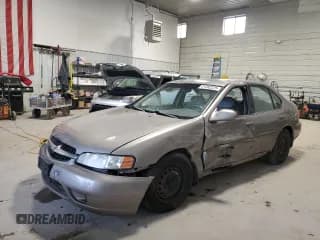 ✅ 2001 Nissan Altima GXE • VIN: 1N4DL01D61C180147 • Lot: 81282225. Wystawiony na Copart z przebiegiem Nie podano. Bezpłatny archiwum sprzedaży aukcyjnych z USA i szczegółowy raport historii pojazdu na DreamBid. Zdjęcie 1.