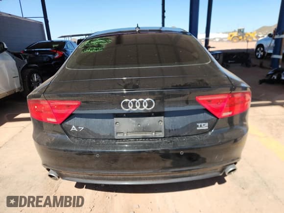 ✅ 2015 Audi A7 Premium Plus • VIN: WAUWMAFC9FN004224 • Lot: 85164205. Wystawiony na Copart z przebiegiem 67 326 mil. Bezpłatny archiwum sprzedaży aukcyjnych z USA i szczegółowy raport historii pojazdu na DreamBid. Zdjęcie 6.