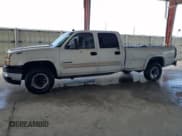 ✅ 2006 Chevrolet Silverado 2500HD Work Truck • VIN: 1GCHC23UX6F139191 • Лот: 42126165. Опубликован ранее на Copart с пробегом 311 668 миль. Бесплатный доступ к архиву аукционных продаж из США и подробный отчёт об истории автомобиля на DreamBid. Изображение 1.
