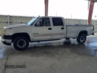 ✅ 2006 Chevrolet Silverado 2500HD Work Truck • VIN: 1GCHC23UX6F139191 • Лот: 42126165. Опубликован ранее на Copart с пробегом 311 668 миль. Бесплатный доступ к архиву аукционных продаж из США и подробный отчёт об истории автомобиля на DreamBid. Изображение 1.
