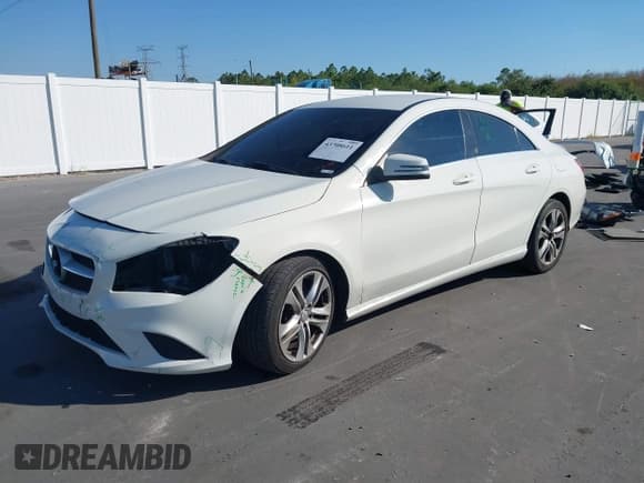 ✅ 2015 Mercedes-Benz CLA 250 • VIN: WDDSJ4EB4FN226941 • Lot: 43708611. Wystawiony na IAAI z przebiegiem 136 256 mil. Bezpłatny archiwum sprzedaży aukcyjnych z USA i szczegółowy raport historii pojazdu na DreamBid. Zdjęcie 2.