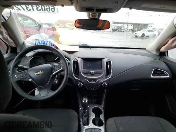 2017 Chevrolet Cruze LT z VIN 1G1BE5SM6H7167689, wystawiony jako Copart lot #66031372 z przebiegiem 143 755 mil mil oraz . Historia ofert i sprzedaży dostępna na DreamBid. Obrazek 8.