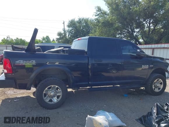 ✅ 2018 Ram 2500 Tradesman • VIN: 3C6UR5CJXJG357117 • Лот: 42901757. Опубликован ранее на IAAI с пробегом 86 959 миль. Бесплатный доступ к архиву аукционных продаж из США и подробный отчёт об истории автомобиля на DreamBid. Изображение 14.