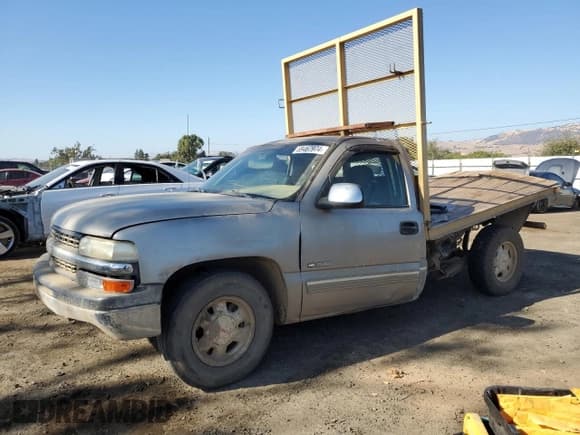 ✅ 1999 Chevrolet Silverado 1500 LS • VIN: 1GCEC14T7XE115327 • Лот: 69467974. Опубликован ранее на Copart с пробегом Не указан. Бесплатный доступ к архиву аукционных продаж из США и подробный отчёт об истории автомобиля на DreamBid. Изображение 1.