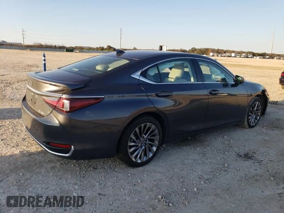 ✅ 2024 Lexus ES 300h Luxury • VIN: 58AEA1C13RU054013 • Лот: 85860684. Опубликован ранее на Copart с пробегом 8 537 миль. Бесплатный доступ к архиву аукционных продаж из США и подробный отчёт об истории автомобиля на DreamBid. Изображение 3.