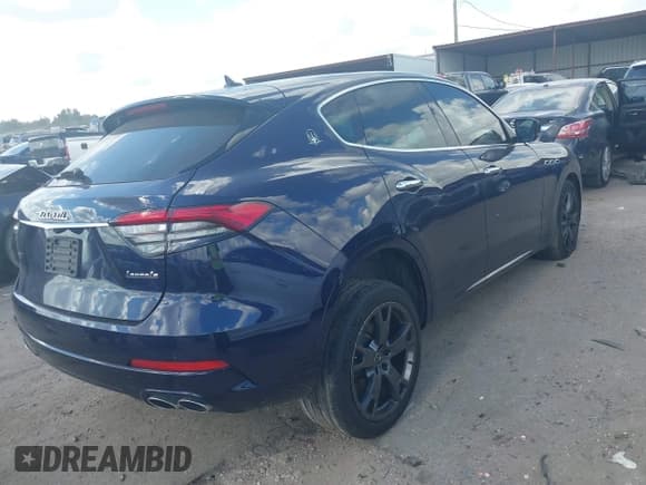 ✅ 2021 Maserati Levante S • VIN: ZN661YUAXMX370022 • Lot: 40672941. Listed on IAAI with Not provided. Free auction sales archive from the USA and detailed vehicle history report at DreamBid. Image 4.