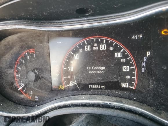 ✅ 2018 Dodge Durango SXT • VIN: 1C4RDHAG3JC393370 • Lot: 91246725. Wystawiony na Copart z przebiegiem 178 584 mil. Bezpłatny archiwum sprzedaży aukcyjnych z USA i szczegółowy raport historii pojazdu na DreamBid. Zdjęcie 9.