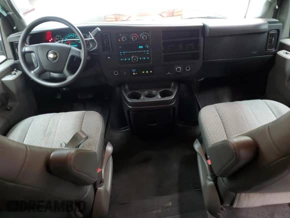 2017 Chevrolet Express Passenger LT z VIN 1GAZGPFGXH1193286, wystawiony jako Copart lot #88923785 z przebiegiem 78 237 mil mil oraz Szkoda całkowita • Salvage title. Historia ofert i sprzedaży dostępna na DreamBid. Obrazek 8.