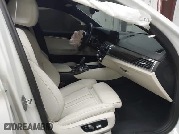 ✅ 2020 BMW 5 Series 540i • VIN: WBAJS1C02LWW67733 • Lot: 41478533. Listed on IAAI with 48,818 mi. Free auction sales archive from the USA and detailed vehicle history report at DreamBid. Image 5.