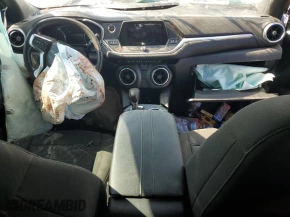 2021 Chevrolet Blazer LT z VIN 3GNKBCRS1MS506127, wystawiony jako Copart lot #63620234 z przebiegiem Nie podano mil oraz Szkoda całkowita • Salvage title. Historia ofert i sprzedaży dostępna na DreamBid. Obrazek 8.