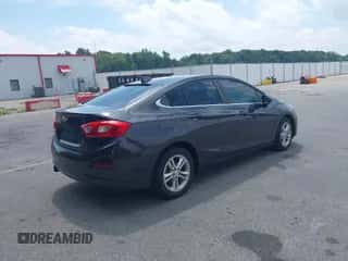 2016 Chevrolet Cruze LT z VIN 1G1BE5SM6G7242714, wystawiony jako IAAI lot #42837235 z przebiegiem 104 472 mil mil oraz . Historia ofert i sprzedaży dostępna na DreamBid. Obrazek 4.