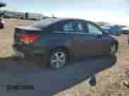 2014 Chevrolet Cruze 1LT z VIN 1G1PC5SB7E7104686, wystawiony jako Copart lot #87261175 z przebiegiem 114 359 mil mil oraz Szkoda całkowita • Salvage title. Historia ofert i sprzedaży dostępna na DreamBid. Obrazek 3.
