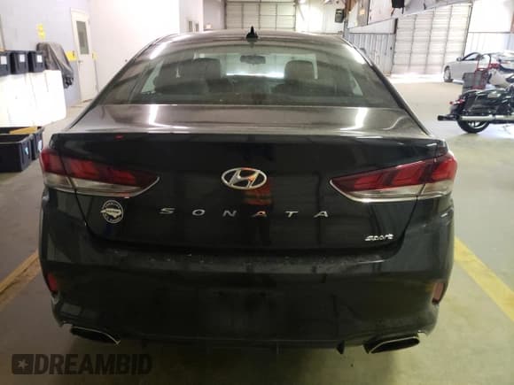 ✅ 2018 Hyundai Sonata Limited • VIN: 5NPE34AF1JH707197 • Lot: 47226903. Listed on Copart with 25,549 mi. Free auction sales archive from the USA and detailed vehicle history report at DreamBid. Image 6.