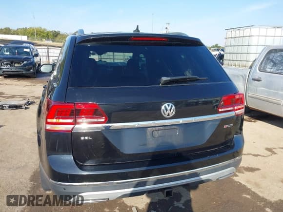 ✅ 2018 Volkswagen Atlas SEL Premium • VIN: 1V2NR2CA9JC523138 • Лот: 43506584. Опубликован ранее на IAAI с пробегом 115 095 миль. Бесплатный доступ к архиву аукционных продаж из США и подробный отчёт об истории автомобиля на DreamBid. Изображение 17.