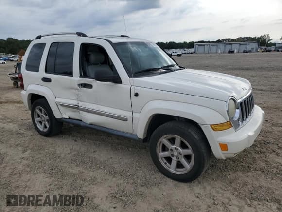 ✅ 2007 Jeep Liberty Limited • VIN: 1J4GL58K07W715743 • Lot: 70095345. Listed on Copart with 174,583 mi. Free auction sales archive from the USA and detailed vehicle history report at DreamBid. Image 4.