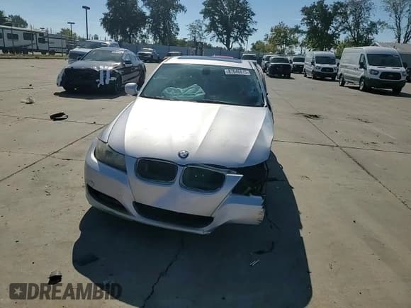 ✅ 2010 BMW 3 Series 328i • VIN: WBAPH5G55ANM35460 • Lot: 87046815. Listed on Copart with 176,543 mi. Free auction sales archive from the USA and detailed vehicle history report at DreamBid. Image 13.