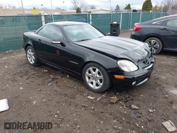 ✅ 2002 Mercedes-Benz SLK 230 Kompressor • VIN: WDBKK49F62F265232 • Lot: 41847375. Wystawiony na IAAI z przebiegiem 97 725 mil. Bezpłatny archiwum sprzedaży aukcyjnych z USA i szczegółowy raport historii pojazdu na DreamBid. Zdjęcie 1.