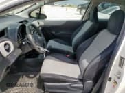 ✅ 2012 Toyota Yaris L • VIN: JTDJTUD30CD504911 • Лот: 68777605. Опубликован ранее на Copart с пробегом 155 414 миль. Бесплатный доступ к архиву аукционных продаж из США и подробный отчёт об истории автомобиля на DreamBid. Изображение 7.