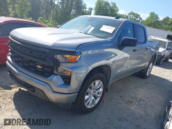 ✅ 2023 Chevrolet Silverado 1500 Custom • VIN: 1GCPABEK1PZ270250 • Lot: 42148020. Wystawiony na IAAI z przebiegiem 14 978 mil. Bezpłatny archiwum sprzedaży aukcyjnych z USA i szczegółowy raport historii pojazdu na DreamBid. Zdjęcie 17.