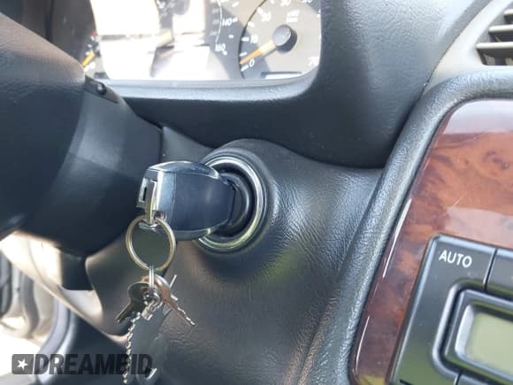 ✅ 2001 Mercedes-Benz CLK 320/430 • VIN: WDBLJ65G51T059868 • Lot: 42704031. Listed on IAAI with 226,281 mi. Free auction sales archive from the USA and detailed vehicle history report at DreamBid. Image 11.