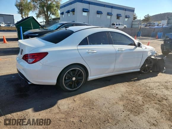 ✅ 2016 Mercedes-Benz CLA 250 • VIN: WDDSJ4EB5GN381256 • Lot: 69840435. Wystawiony na Copart z przebiegiem 120 868 mil. Bezpłatny archiwum sprzedaży aukcyjnych z USA i szczegółowy raport historii pojazdu na DreamBid. Zdjęcie 3.