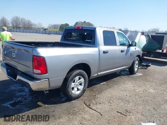 ✅ 2022 Ram 1500 SLT • VIN: 1C6RR6LG7NS203494 • Lot: 41777251. Wystawiony na IAAI z przebiegiem 61 375 mil. Bezpłatny archiwum sprzedaży aukcyjnych z USA i szczegółowy raport historii pojazdu na DreamBid. Zdjęcie 4.