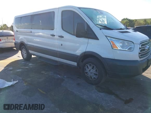 ✅ 2017 Ford Transit XL • VIN: 1FBZX2YM9HKB04870 • Lot: 41508487. Wystawiony na IAAI z przebiegiem 105 714 mil. Bezpłatny archiwum sprzedaży aukcyjnych z USA i szczegółowy raport historii pojazdu na DreamBid. Zdjęcie 1.