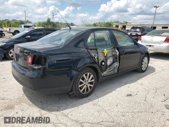 ✅ 2010 Volkswagen Jetta SE • VIN: 3VWRX7AJ3AM133656 • Lot: 67788935. Listed on Copart with 146,017 mi. Free auction sales archive from the USA and detailed vehicle history report at DreamBid. Image 3.