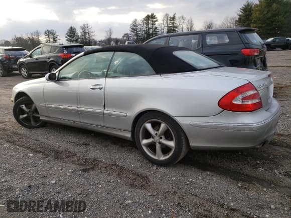 ✅ 2005 Mercedes-Benz CLK 320 • VIN: WDBTK65J35F121250 • Lot: 87379094. Wystawiony na Copart z przebiegiem 109 162 mil. Bezpłatny archiwum sprzedaży aukcyjnych z USA i szczegółowy raport historii pojazdu na DreamBid. Zdjęcie 2.