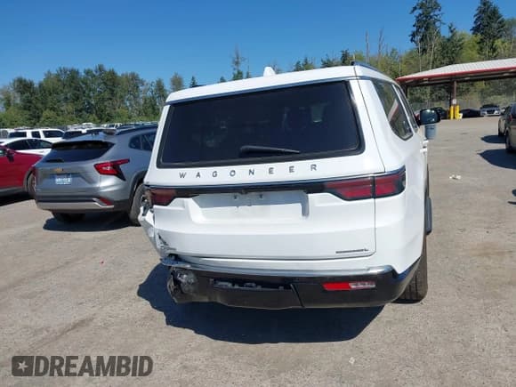 ✅ 2023 Jeep Wagoneer Series III • VIN: 1C4SJSDP1PS540612 • Lot: 43062708. Wystawiony na IAAI z przebiegiem 65 109 mil. Bezpłatny archiwum sprzedaży aukcyjnych z USA i szczegółowy raport historii pojazdu na DreamBid. Zdjęcie 16.