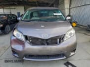 ✅ 2015 Toyota Sienna LE • VIN: 5TDKK3DC7FS670238 • Lot: 95482715. Listed on Copart with 102,467 mi. Free auction sales archive from the USA and detailed vehicle history report at DreamBid. Image 5.