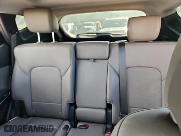 ✅ 2016 Hyundai Santa Fe • VIN: 5XYZUDLB1GG331108 • Lot: 80701485. Listed on Copart with 78,072 mi. Free auction sales archive from the USA and detailed vehicle history report at DreamBid. Image 10.