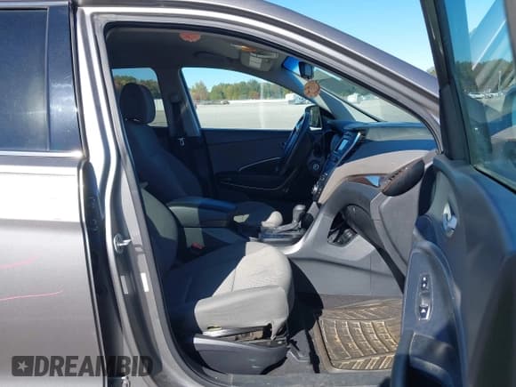 ✅ 2017 Hyundai Santa Fe 2.4L • VIN: 5XYZTDLB3HG406153 • Lot: 43528317. Listed on IAAI with 170,040 mi. Free auction sales archive from the USA and detailed vehicle history report at DreamBid. Image 5.