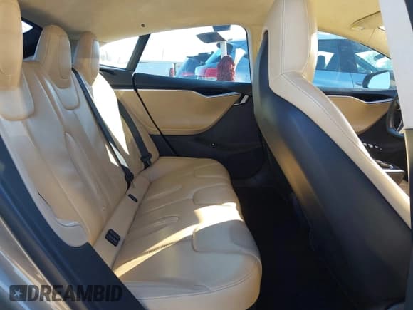 ✅ 2015 Tesla Model S 85D • VIN: 5YJSA1H29FF085139 • Лот: 43828349. Опубликован ранее на IAAI с пробегом 143 212 миль. Бесплатный доступ к архиву аукционных продаж из США и подробный отчёт об истории автомобиля на DreamBid. Изображение 8.