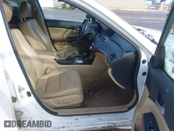 ✅ 2011 Honda Accord EX-L • VIN: 1HGCP3F84BA031578 • Лот: 43834998. Опубликован ранее на IAAI с пробегом 185 317 миль. Бесплатный доступ к архиву аукционных продаж из США и подробный отчёт об истории автомобиля на DreamBid. Изображение 5.