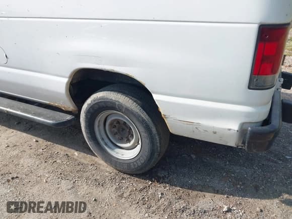 ✅ 2009 Ford Econoline Cargo Commercial • VIN: 1FTNE24W89DA31505 • Lot: 42066233. Listed on IAAI with 267,327 mi. Free auction sales archive from the USA and detailed vehicle history report at DreamBid. Image 15.