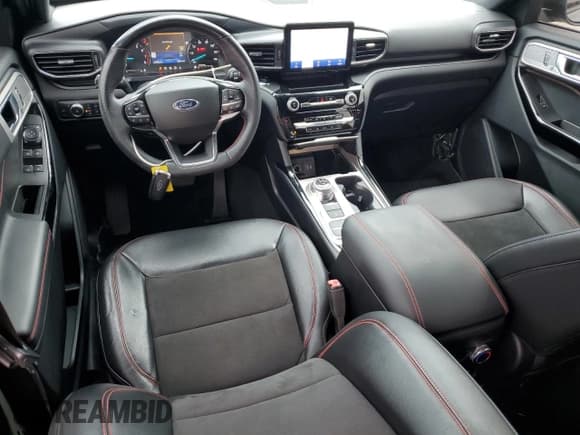 ✅ 2022 Ford Explorer ST-Line • VIN: 1FMSK7KH6NGB71246 • Lot: 91639755. Wystawiony na Copart z przebiegiem 47 436 mil. Bezpłatny archiwum sprzedaży aukcyjnych z USA i szczegółowy raport historii pojazdu na DreamBid. Zdjęcie 8.