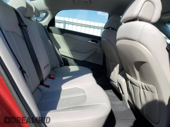 2016 Hyundai Sonata 2.4L z VIN 5NPE24AF0GH391514, wystawiony jako Copart lot #82214445 z przebiegiem 123 366 mil mil oraz Czysty tytuł • Clean title. Historia ofert i sprzedaży dostępna na DreamBid. Obrazek 10.