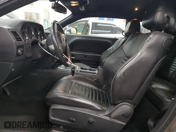 ✅ 2012 Dodge Challenger SXT Plus • VIN: 2C3CDYAG2CH259685 • Lot: 87326574. Wystawiony na Copart z przebiegiem 142 425 mil. Bezpłatny archiwum sprzedaży aukcyjnych z USA i szczegółowy raport historii pojazdu na DreamBid. Zdjęcie 7.