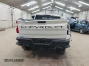 ✅ 2020 Chevrolet Silverado 1500 LT Trail Boss • VIN: 1GCPYFED8LZ333908 • Lot: 42949288. Wystawiony na IAAI z przebiegiem Nie podano. Bezpłatny archiwum sprzedaży aukcyjnych z USA i szczegółowy raport historii pojazdu na DreamBid. Zdjęcie 16.