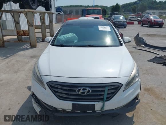 ✅ 2016 Hyundai Sonata Sport • VIN: 5NPE34AF8GH422585 • Лот: 42940635. Опубликован ранее на IAAI с пробегом 121 338 миль. Бесплатный доступ к архиву аукционных продаж из США и подробный отчёт об истории автомобиля на DreamBid. Изображение 12.