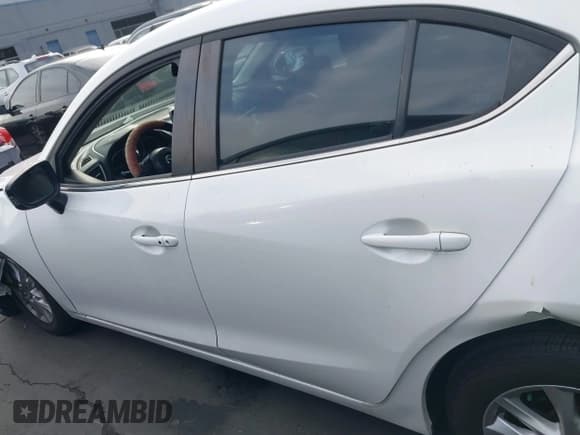 ✅ 2016 Mazda 3 i Touring • VIN: JM1BM1W75G1303299 • Lot: 43681228. Listed on IAAI with 102,066 mi. Free auction sales archive from the USA and detailed vehicle history report at DreamBid. Image 15.